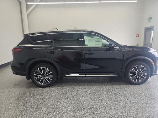 Diamond Black 2026 INFINITI QX60 Luxe