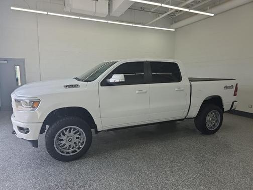 Bright White Clearcoat 2020 RAM 1500 Big Horn