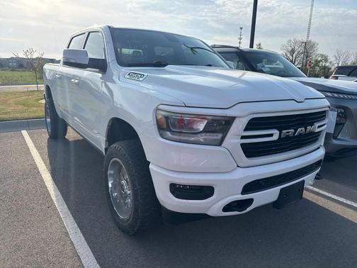 Bright White Clearcoat 2020 RAM 1500 Big Horn