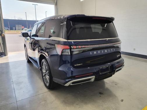 2025 INFINITI QX80 Luxe