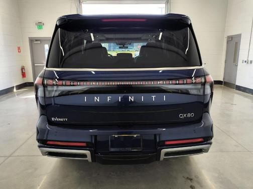 2025 INFINITI QX80 Luxe