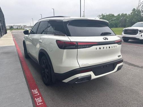 Majestic White 2025 INFINITI QX60 Luxe