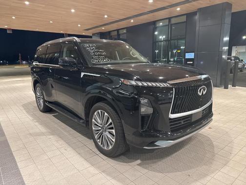 2025 INFINITI QX80 Luxe