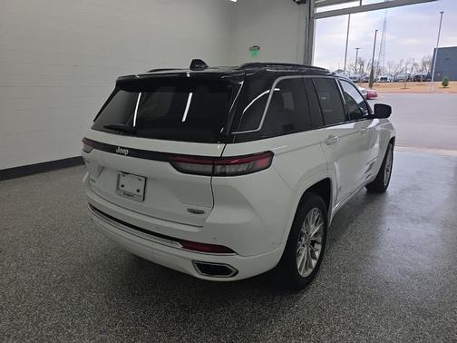 2024 Jeep Grand Cherokee Summit