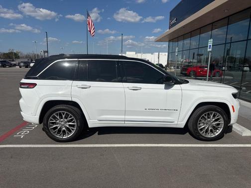 2024 Jeep Grand Cherokee Summit