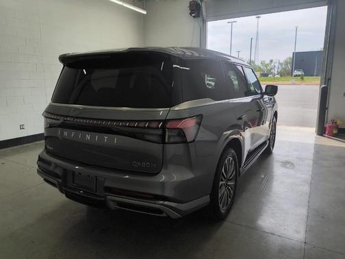 2025 INFINITI QX80 SENSORY