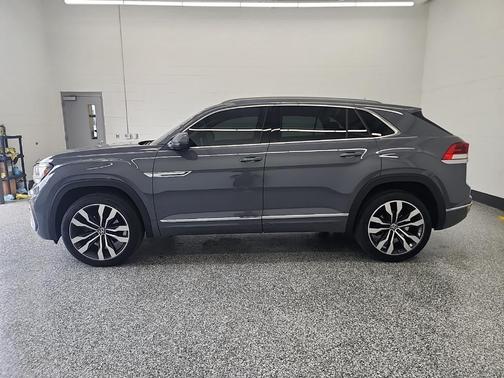 2022 Volkswagen Atlas Cross Sport 3.6L V6 SEL Premium R-Line