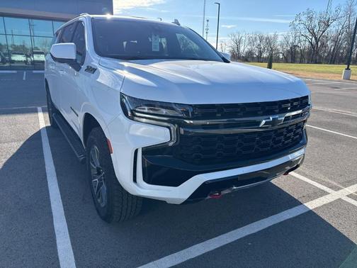 Summit White 2021 Chevrolet Suburban Z71