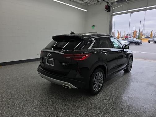 2025 INFINITI QX50 Luxe