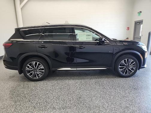 Diamond Black 2026 INFINITI QX60 Luxe
