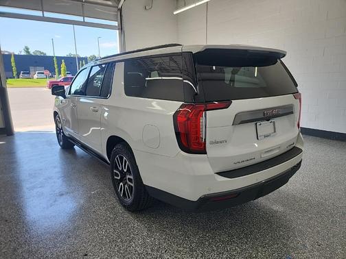 2021 GMC Yukon XL AT4