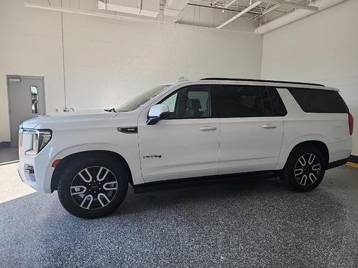 2021 GMC Yukon XL AT4