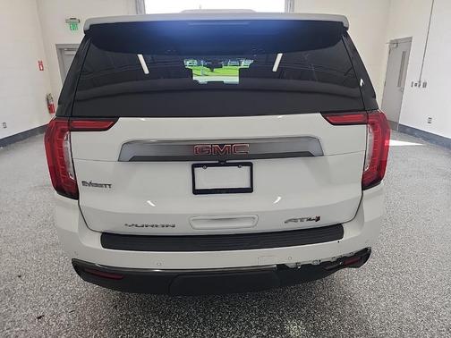 2021 GMC Yukon XL AT4