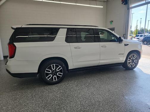 2021 GMC Yukon XL AT4