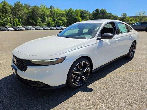 Platinum White Pearl 2026 Honda Accord SE