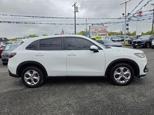 Platinum White Pearl 2024 Honda HR-V LX