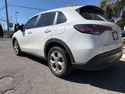 Platinum White Pearl 2024 Honda HR-V LX