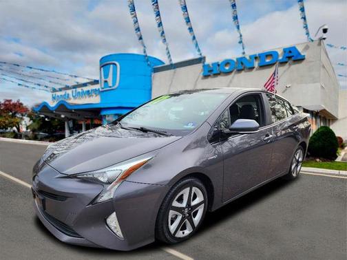 2017 Toyota Prius Three Touring