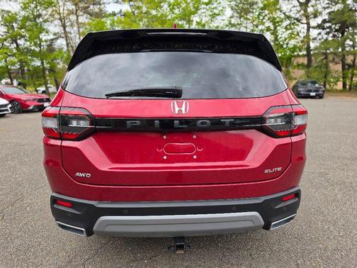 Radiant Red Metallic II 2023 Honda Pilot AWD Elite