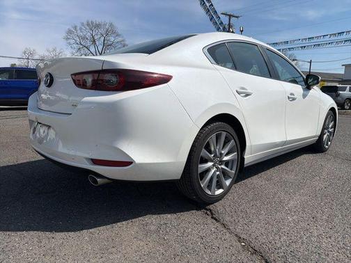 Snowflake White Pearl Mica 2023 Mazda Mazda3 FWD w/Preferred Package