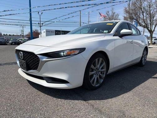 Snowflake White Pearl Mica 2023 Mazda Mazda3 FWD w/Preferred Package