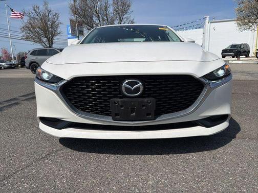 Snowflake White Pearl Mica 2023 Mazda Mazda3 FWD w/Preferred Package