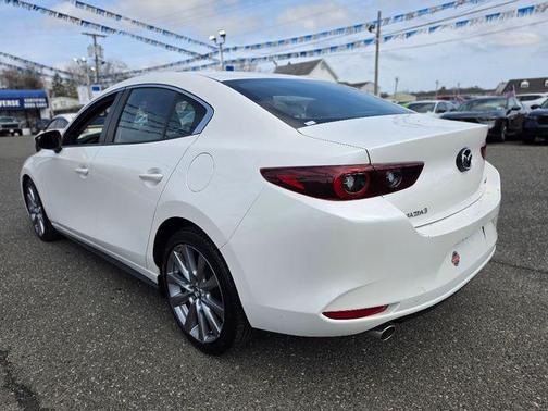 Snowflake White Pearl Mica 2023 Mazda Mazda3 FWD w/Preferred Package
