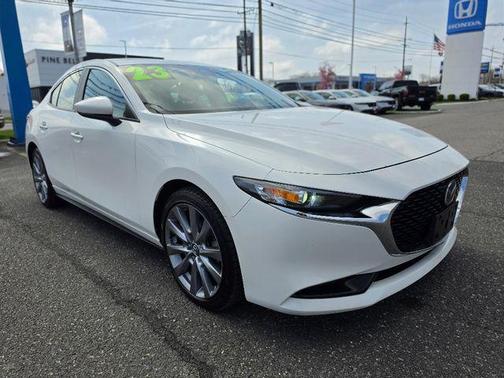 Snowflake White Pearl Mica 2023 Mazda Mazda3 FWD w/Preferred Package