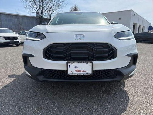 Platinum White Pearl 2024 Honda HR-V AWD Sport