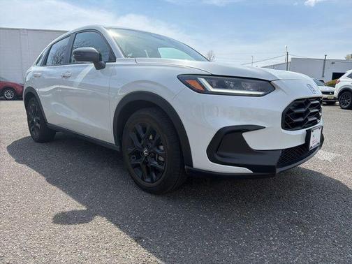 Platinum White Pearl 2024 Honda HR-V AWD Sport