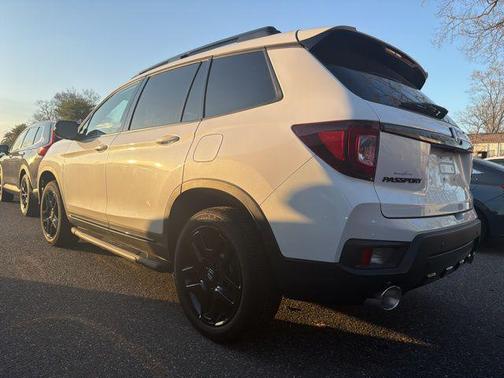 Platinum White Pearl 2024 Honda Passport AWD Black