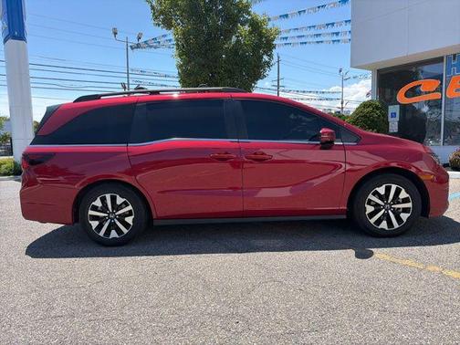 Radiant Red Metallic II 2025 Honda Odyssey EX-L