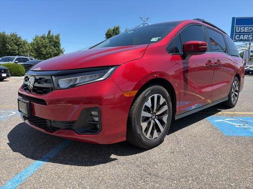 Radiant Red Metallic II 2025 Honda Odyssey EX-L