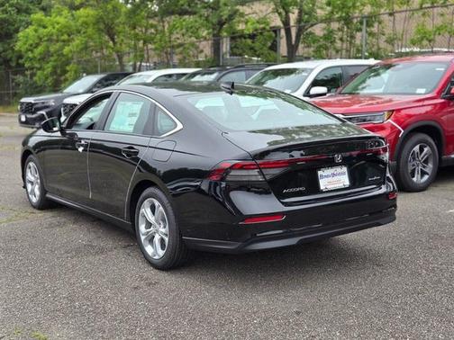 2025 Honda Accord LX 1.5T