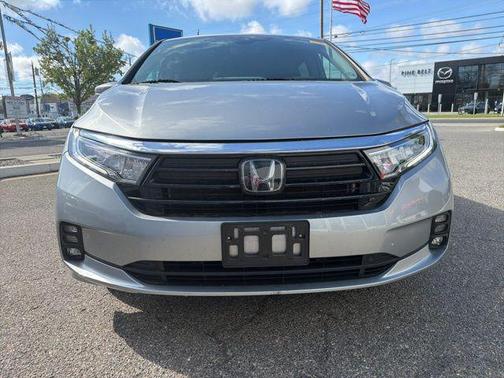 Lunar Silver Metallic 2024 Honda Odyssey EX-L