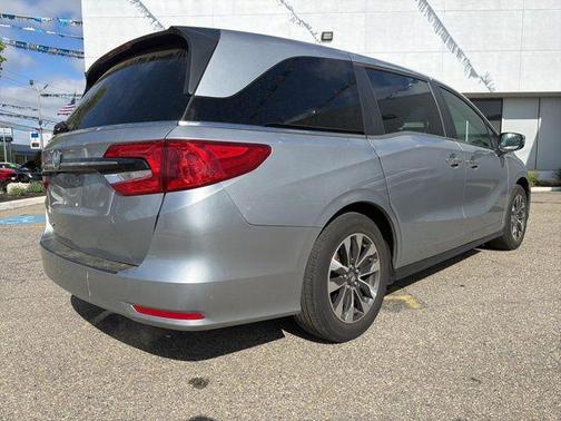 Lunar Silver Metallic 2024 Honda Odyssey EX-L