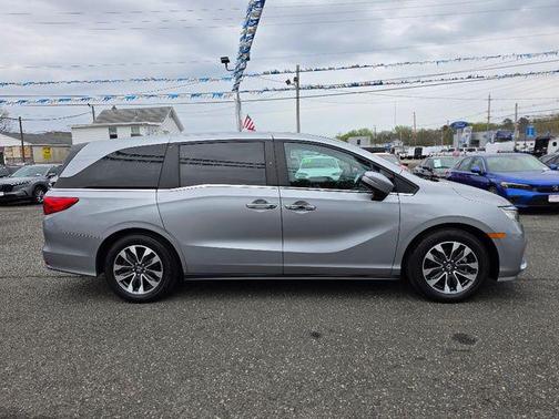 Lunar Silver Metallic 2024 Honda Odyssey EX-L