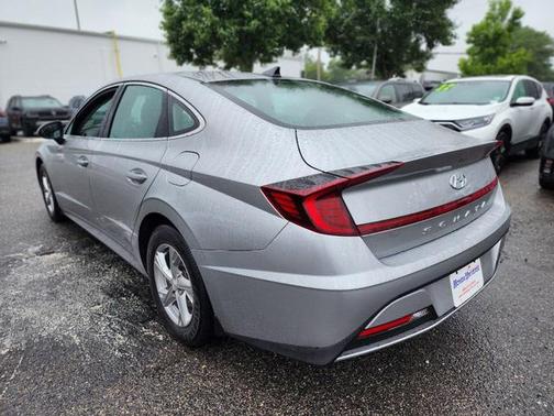 2022 Hyundai SONATA SE