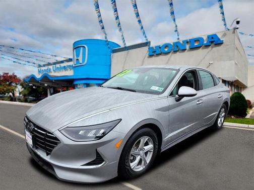 2022 Hyundai SONATA SE