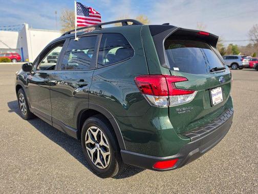 Cascade Green Silica 2024 Subaru Forester Premium