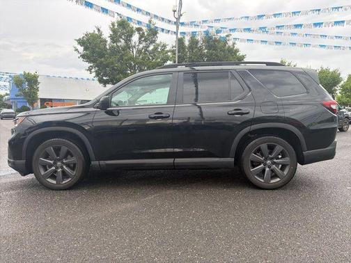Crystal Black Pearl 2025 Honda Pilot Sport