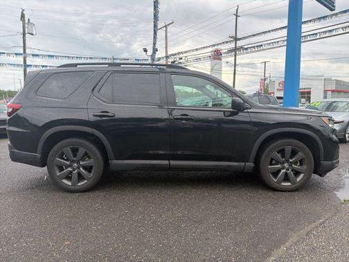 Crystal Black Pearl 2025 Honda Pilot Sport