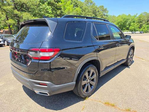 Crystal Black Pearl 2025 Honda Pilot Sport