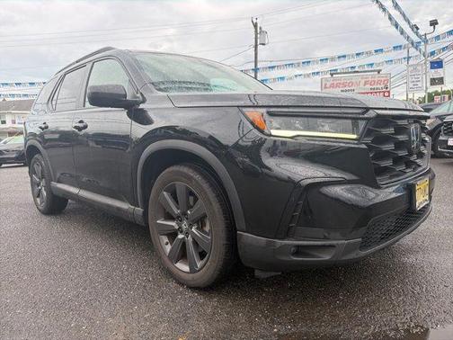 Crystal Black Pearl 2025 Honda Pilot Sport