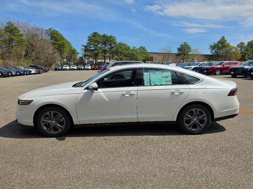 Platinum White Pearl 2026 Honda Accord SE