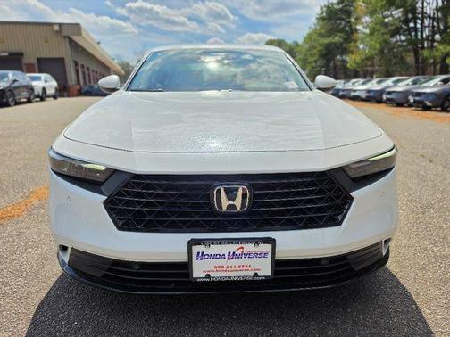 Platinum White Pearl 2026 Honda Accord SE