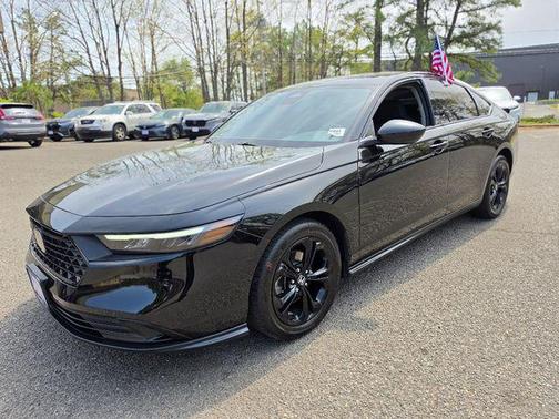 Crystal Black Pearl 2025 Honda Accord SE