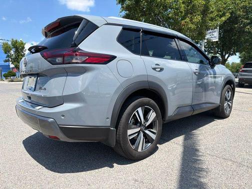 Boulder Gray Pearl 2024 Nissan Rogue SL