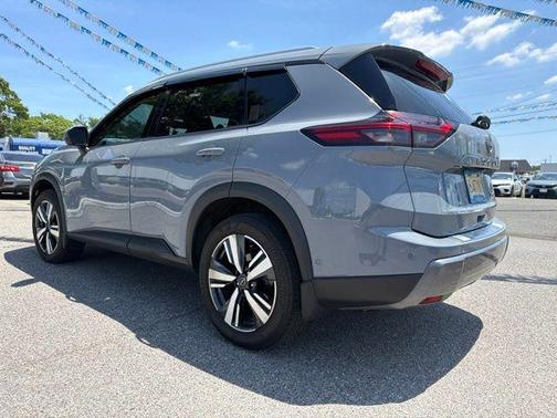 Boulder Gray Pearl 2024 Nissan Rogue SL