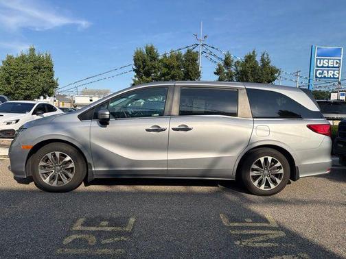 Crystal Black Pearl 2024 Honda Odyssey EX-L